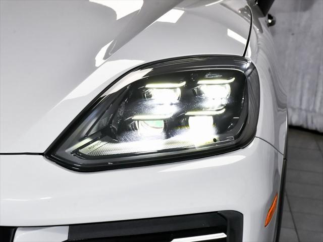 Photo of 2024 Gray Porsche Cayenne