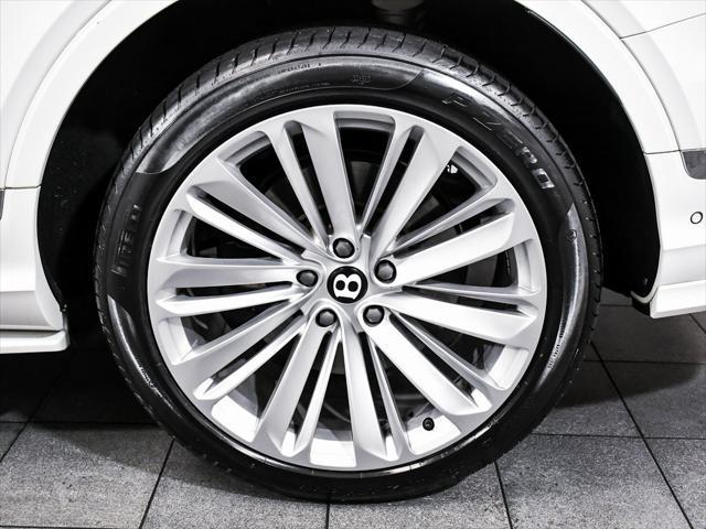 Photo of 2021 White Bentley Bentayga