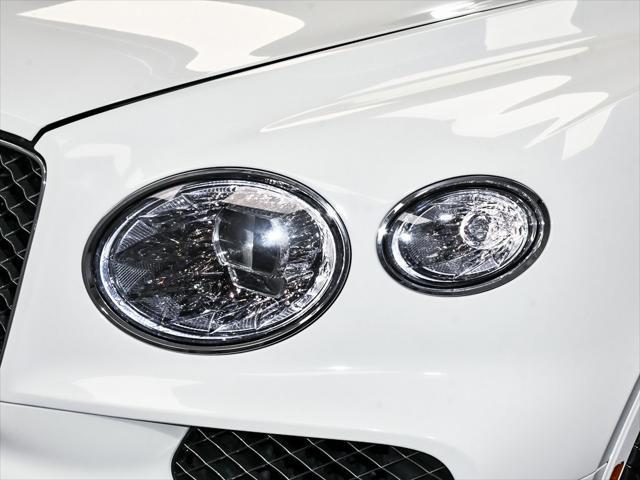 Photo of 2021 White Bentley Bentayga