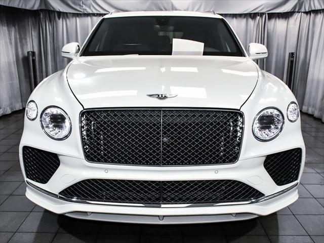 Photo of 2021 White Bentley Bentayga