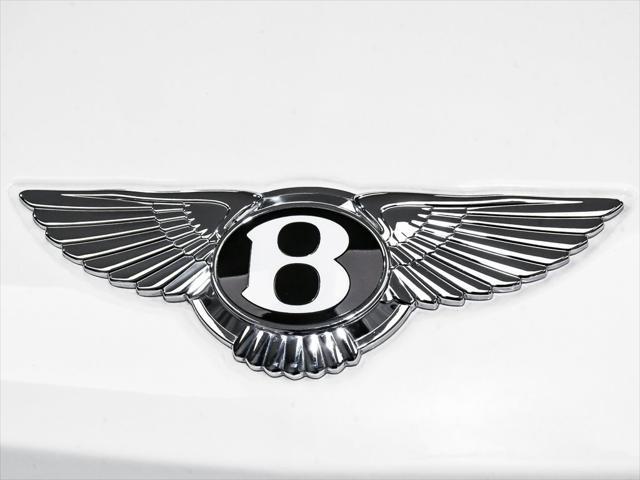 Photo of 2021 White Bentley Bentayga