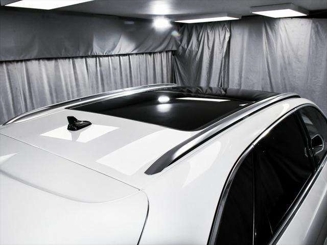 Photo of 2021 White Bentley Bentayga