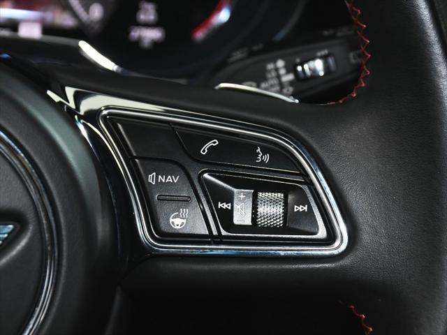 Photo of 2021 White Bentley Bentayga