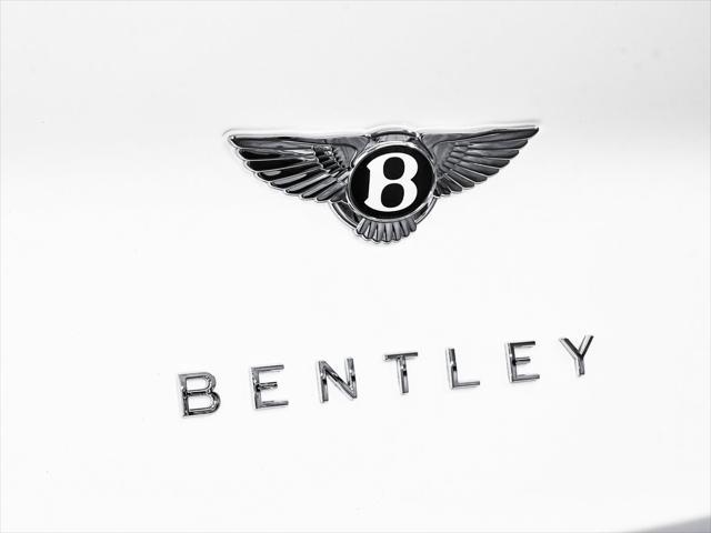Photo of 2021 White Bentley Bentayga