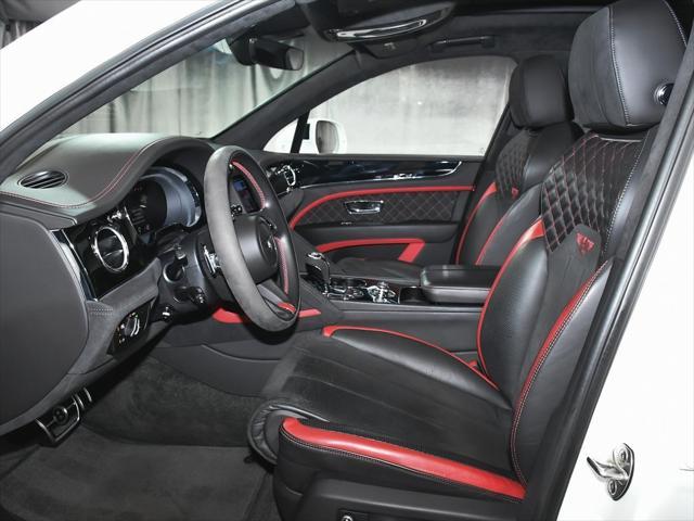 Photo of 2021 White Bentley Bentayga