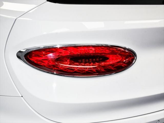 Photo of 2021 White Bentley Bentayga