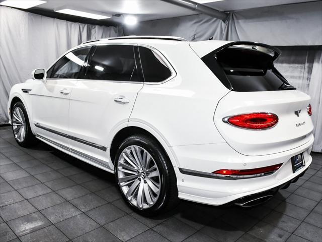 Photo of 2021 White Bentley Bentayga
