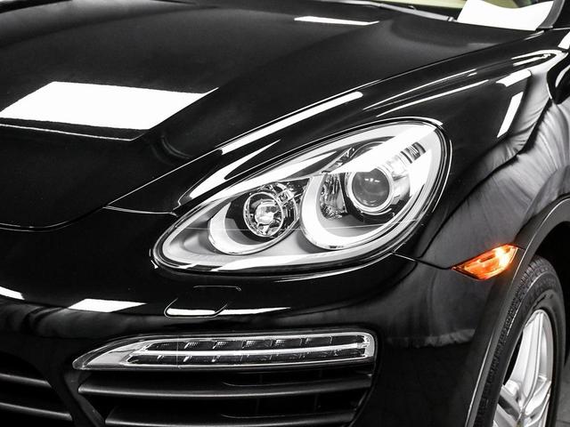 Photo of 2014 Jet Black Metallic Porsche Cayenne