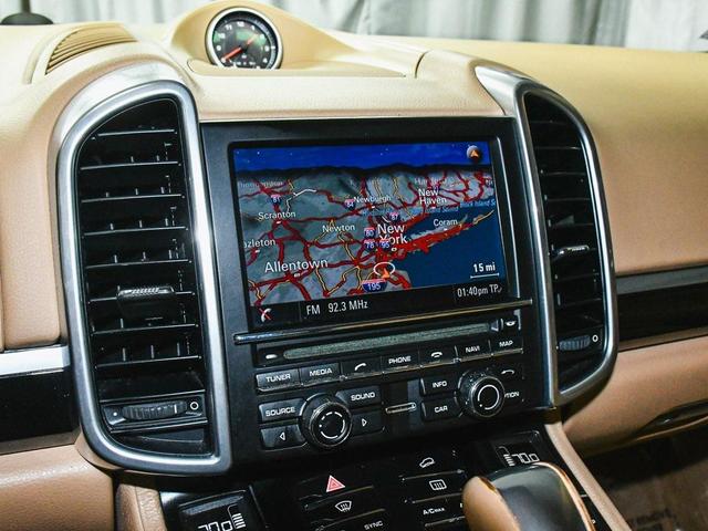 Photo of 2014 Jet Black Metallic Porsche Cayenne