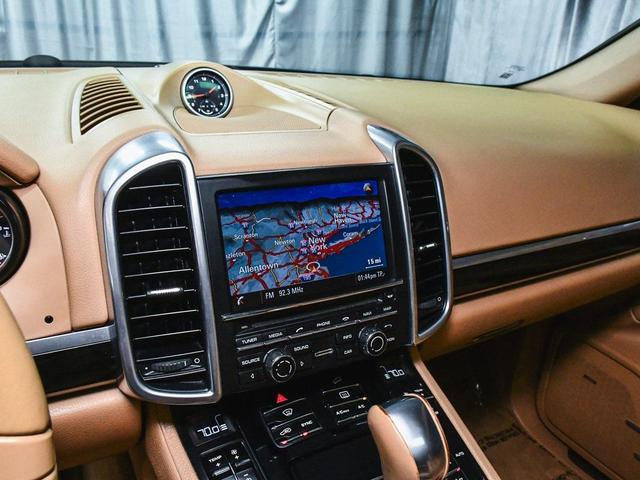 Photo of 2014 Jet Black Metallic Porsche Cayenne