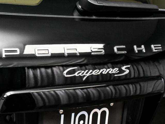 Photo of 2014 Jet Black Metallic Porsche Cayenne