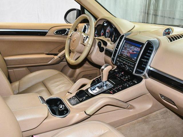 Photo of 2014 Jet Black Metallic Porsche Cayenne