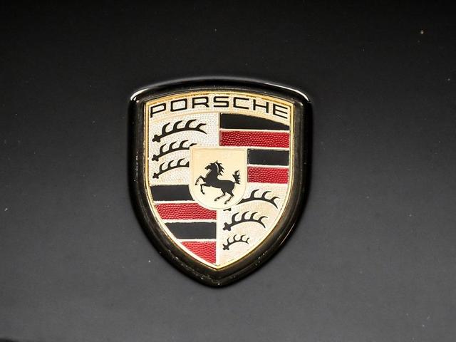 Photo of 2014 Jet Black Metallic Porsche Cayenne