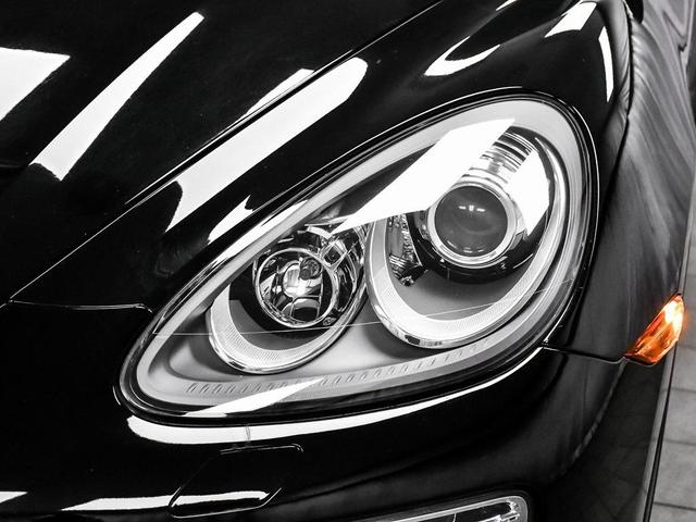 Photo of 2014 Jet Black Metallic Porsche Cayenne