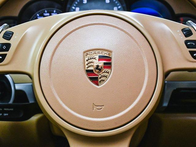 Photo of 2014 Jet Black Metallic Porsche Cayenne
