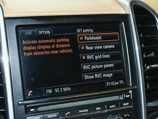 Photo of 2014 Jet Black Metallic Porsche Cayenne