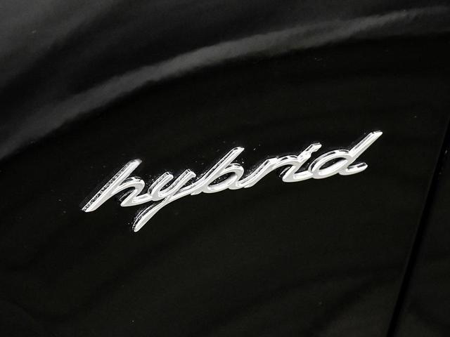 Photo of 2014 Jet Black Metallic Porsche Cayenne