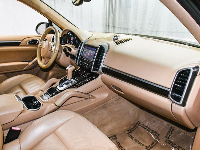 Photo of 2014 Jet Black Metallic Porsche Cayenne