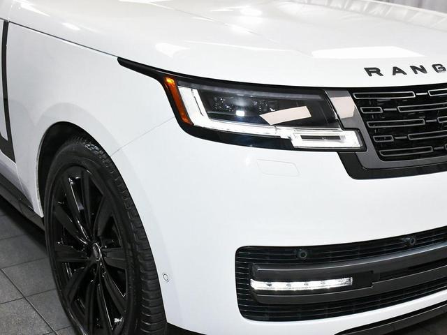 Photo of 2023 Fuji White Land Rover Range Rover