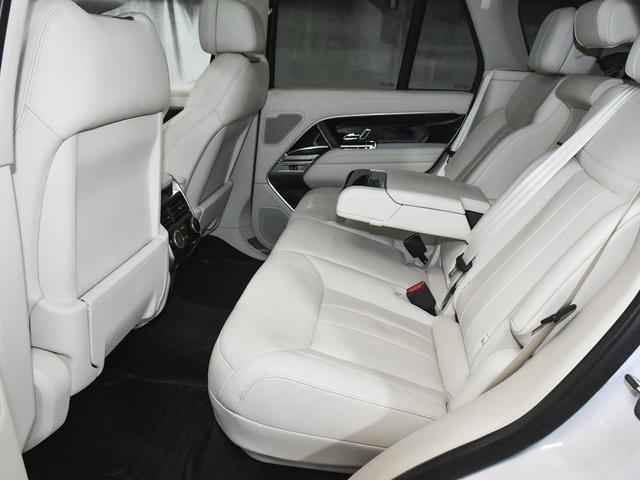 Photo of 2023 Fuji White Land Rover Range Rover