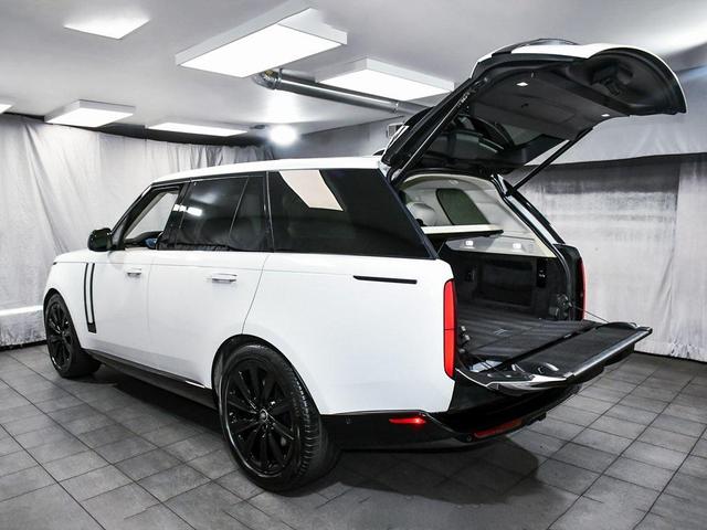 Photo of 2023 Fuji White Land Rover Range Rover