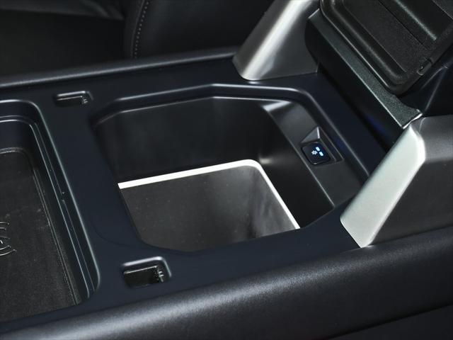 Photo of 2024 Eiger Gray Metallic Land Rover Defender