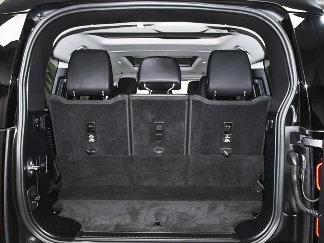 Photo of 2024 Eiger Gray Metallic Land Rover Defender