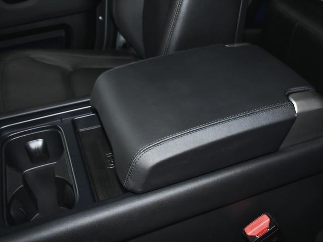 Photo of 2024 Eiger Gray Metallic Land Rover Defender