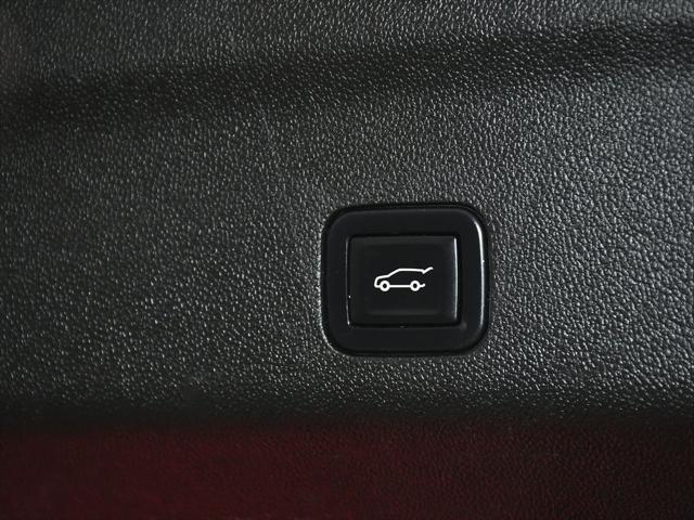 Photo of 2022 Galactic Gray Metallic Cadillac Escalade