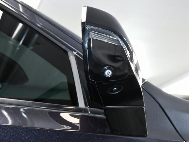 Photo of 2022 Galactic Gray Metallic Cadillac Escalade