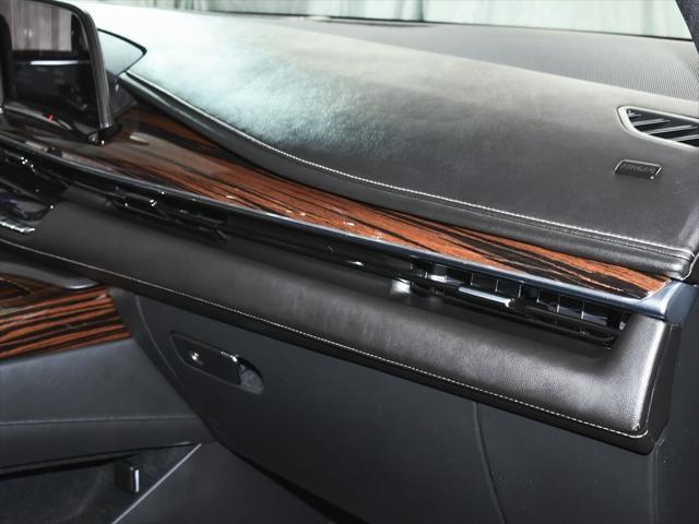 Photo of 2022 Galactic Gray Metallic Cadillac Escalade