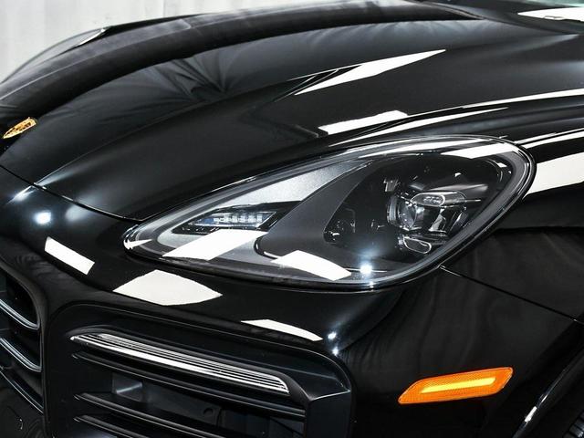 Photo of 2022 Black Porsche Cayenne