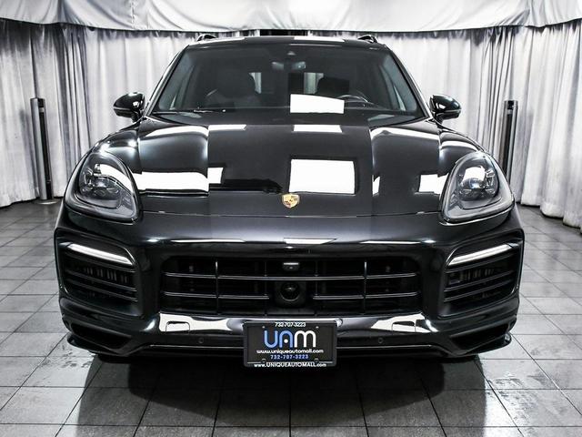 Photo of 2022 Black Porsche Cayenne