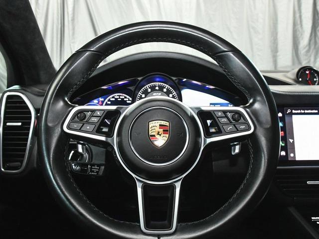 Photo of 2022 Black Porsche Cayenne