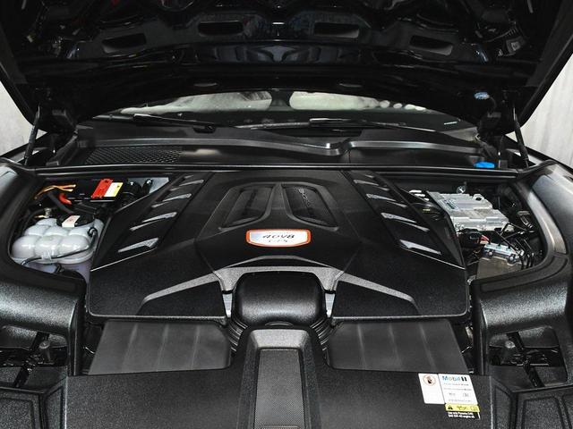 Photo of 2022 Black Porsche Cayenne
