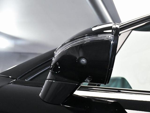 Photo of 2022 Black Porsche Cayenne