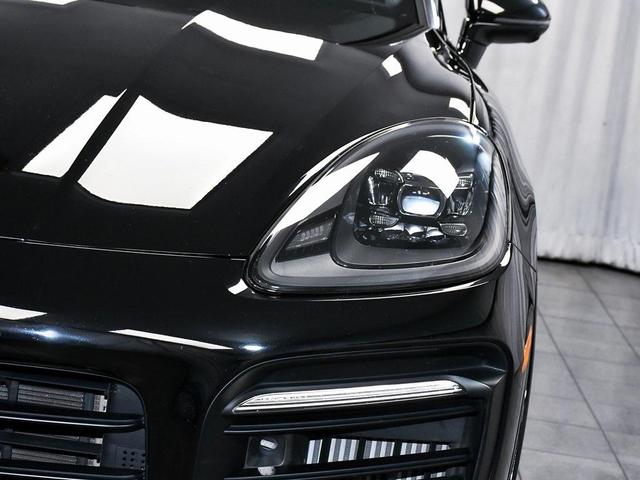 Photo of 2022 Black Porsche Cayenne