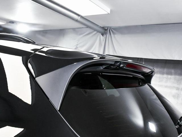 Photo of 2022 Black Porsche Cayenne