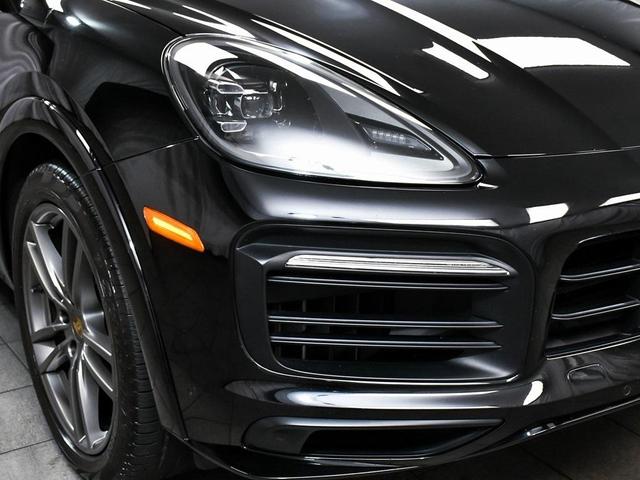 Photo of 2022 Black Porsche Cayenne