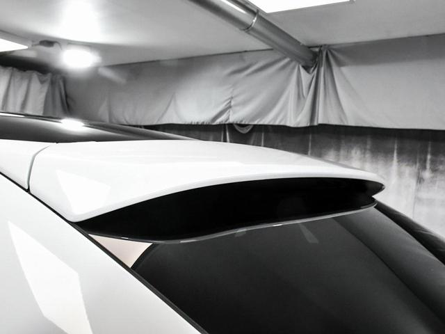 Photo of 2022 White Porsche Cayenne