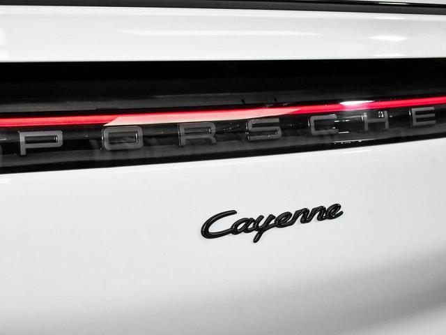 Photo of 2022 White Porsche Cayenne