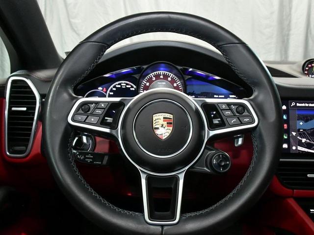 Photo of 2022 White Porsche Cayenne