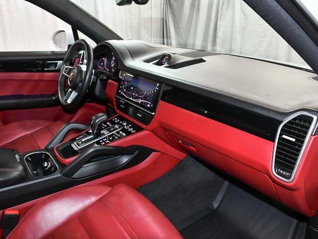 Photo of 2022 White Porsche Cayenne