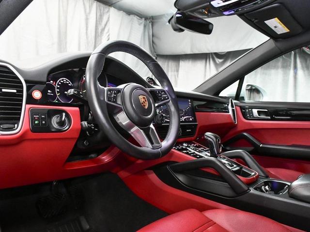 Photo of 2022 White Porsche Cayenne
