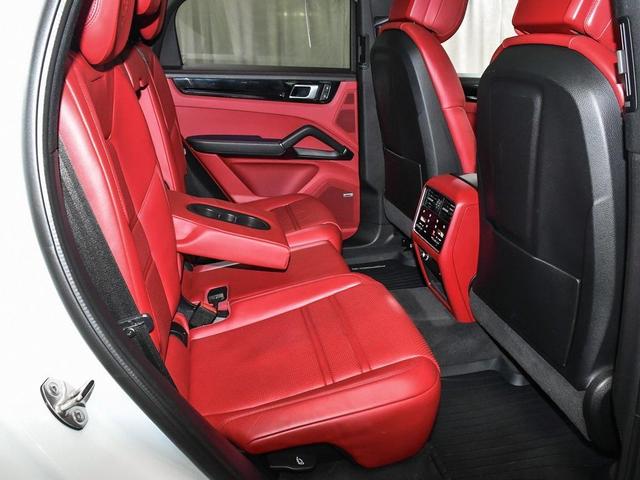 Photo of 2022 White Porsche Cayenne