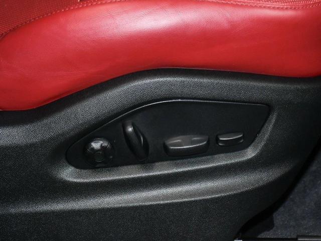 Photo of 2022 White Porsche Cayenne