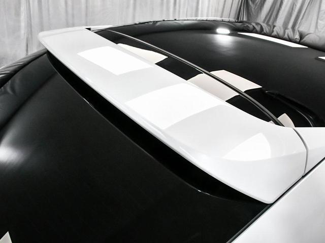 Photo of 2022 White Porsche Cayenne