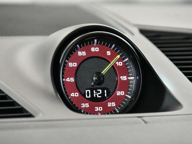 Photo of 2022 White Porsche Cayenne