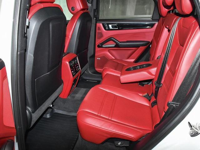 Photo of 2022 White Porsche Cayenne