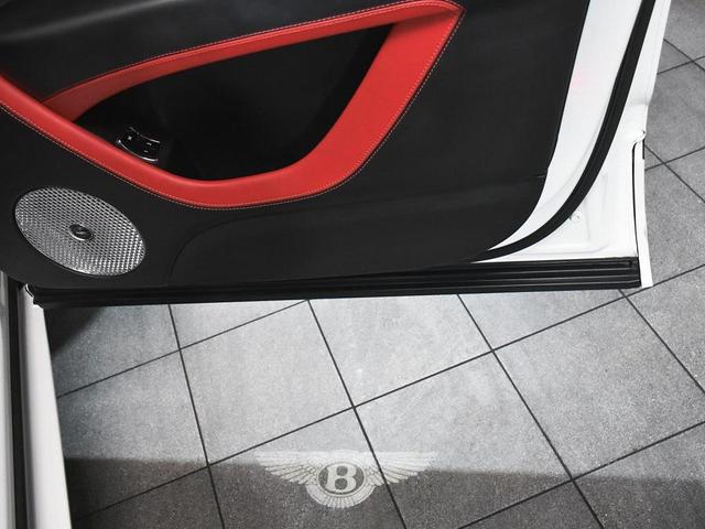 Photo of 2021 White Bentley Bentayga